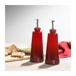 Le Creuset Signature Oil And Vinegar Set - Cerise
