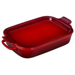 Le Creuset 2.75-Quart Stoneware Rectangular Dish With Platter Lid - Cerise
