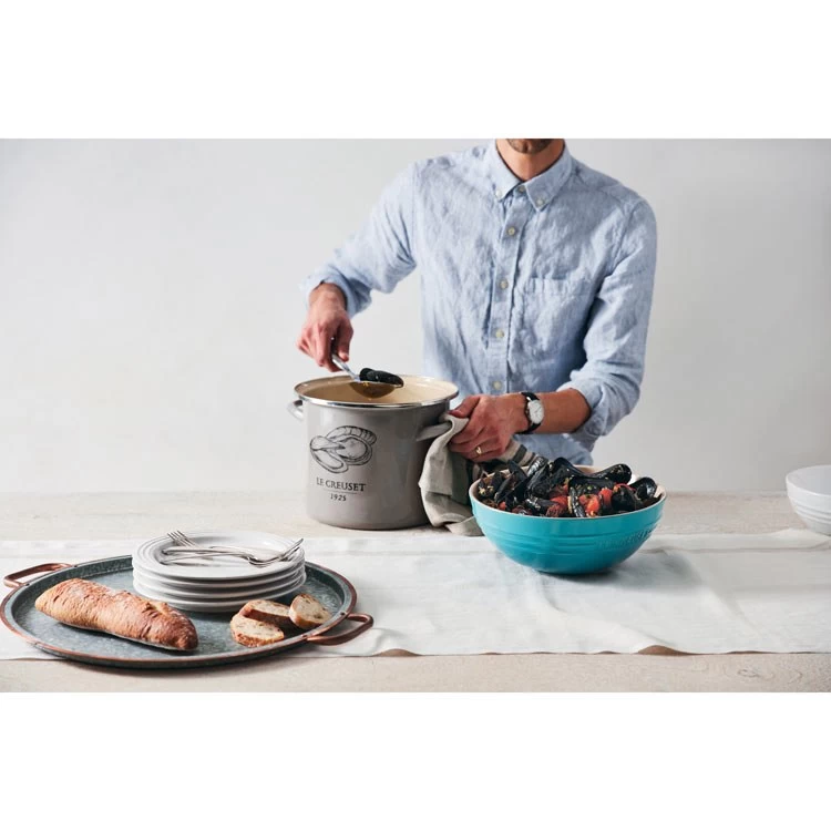 Le Creuset 3.1-Quart Stoneware Large Multi Bowl - Caribbean - Image 3