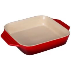 Le Creuset 2.2-Quart (9.5") Stoneware Square Dish - Cerise