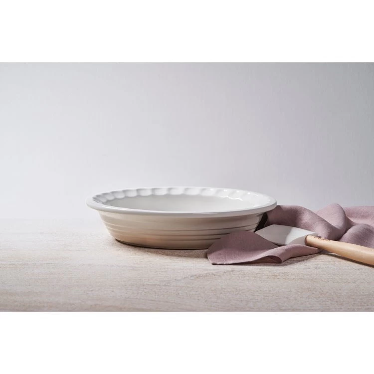 Le Creuset Heritage Stoneware Pie Dish - Meringue - Image 2