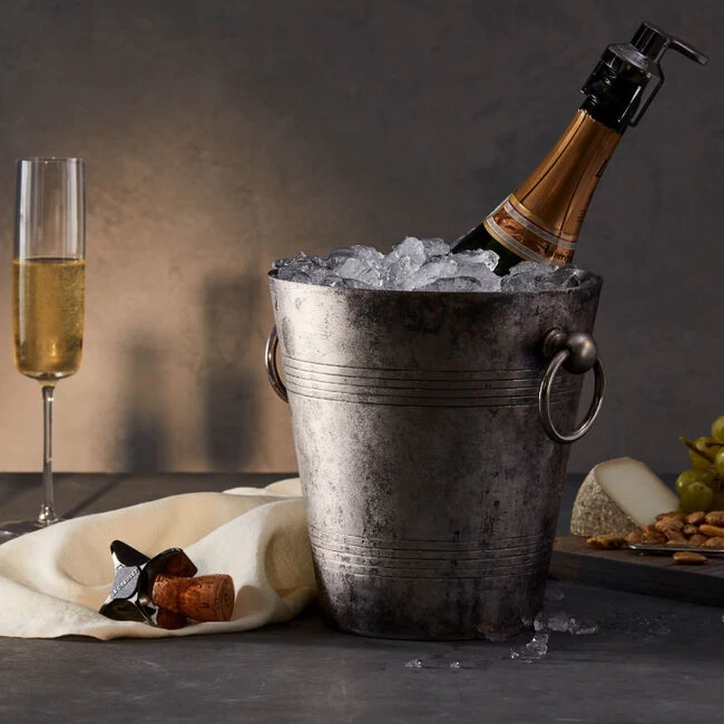 Le Creuset Sparkling Wine Set