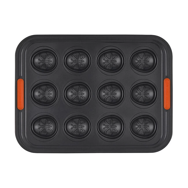 Le Creuset Easter Egg Cakelet Pan - Image 5