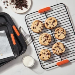 Le Creuset Nonstick Cooling Rack