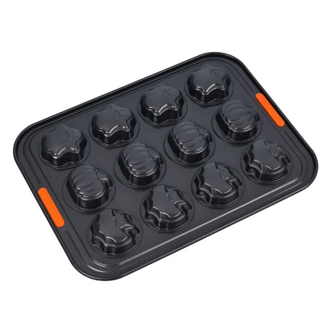 Le Creuset Halloween Cakelet Pan - Image 3