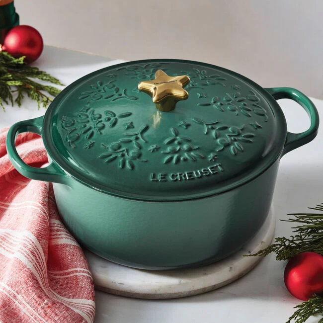 Le Creuset Noël Holiday Tree Round Dutch Oven