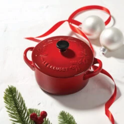 Le Creuset Holly Mini Cocotte
