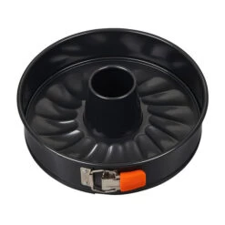 Le Creuset Fluted Springform Pan With Funnel