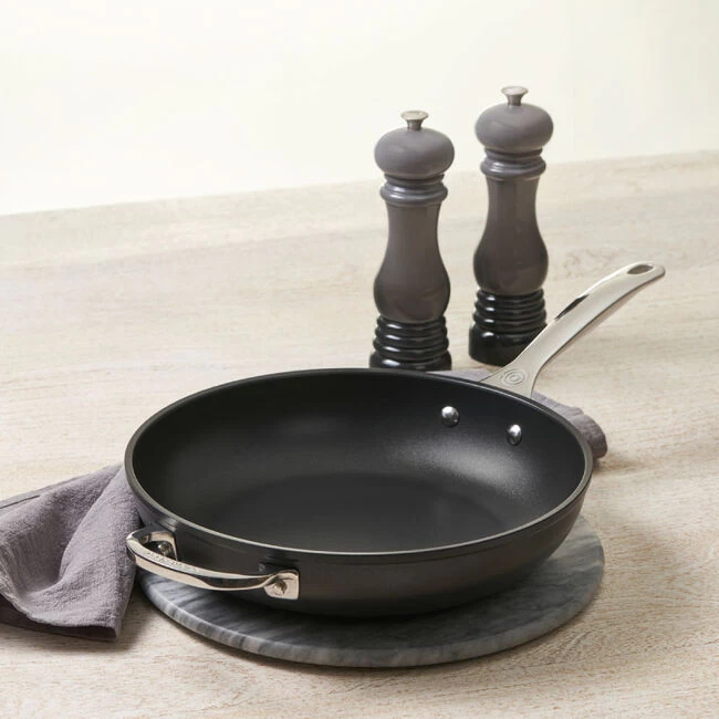 Le Creuset Toughened Nonstick PRO Deep Fry Pan - Image 2