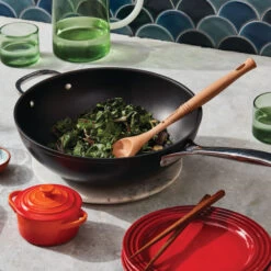 Le Creuset Toughened Nonstick PRO Stir-Fry Pan