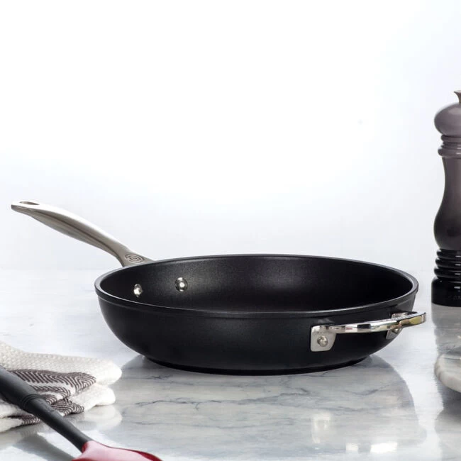 Le Creuset Toughened Nonstick PRO Deep Fry Pan - Image 4