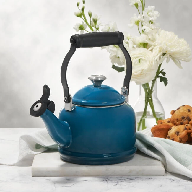 Le Creuset Demi Kettle