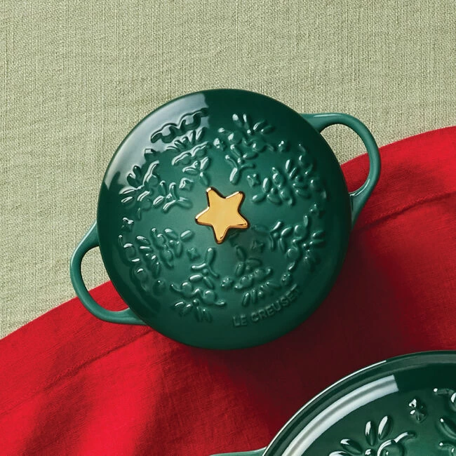 Le Creuset Noël Collection Mini Cocotte With Star Knob - Image 3