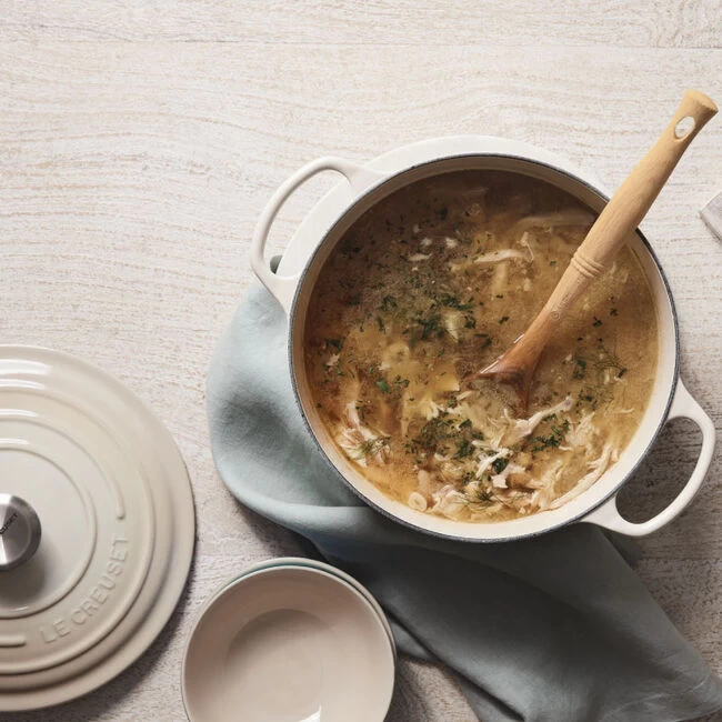 Le Creuset Round Dutch Oven - Image 18