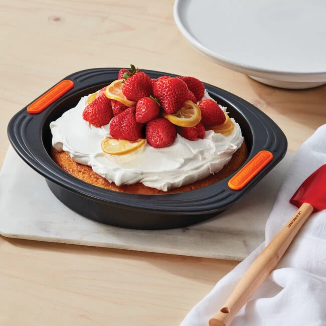 Le Creuset Round Cake Pan - Image 3