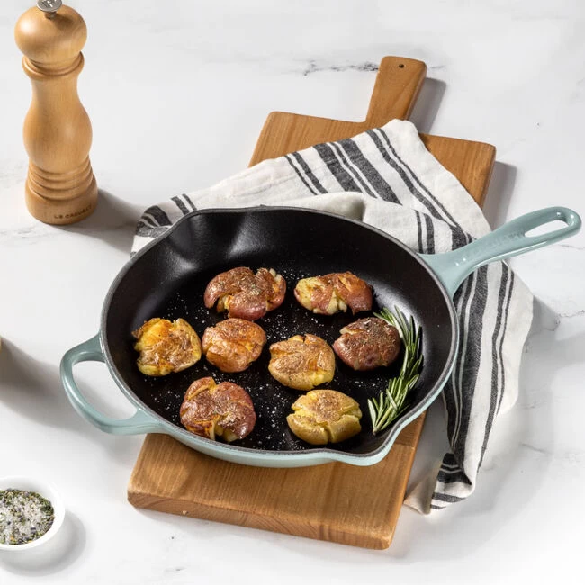 Le Creuset Signature Skillet - Image 4