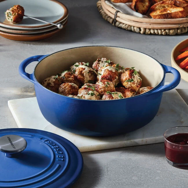 Le Creuset Shallow Round Oven - Image 4