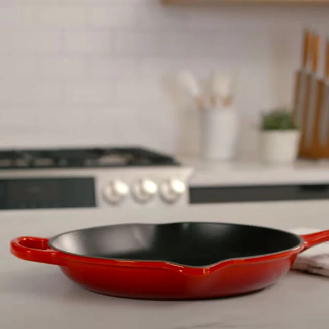 Le Creuset Signature Skillet - Image 2