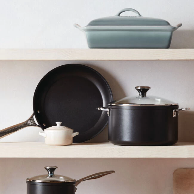 Le Creuset Toughened Nonstick PRO Stockpot - Image 4