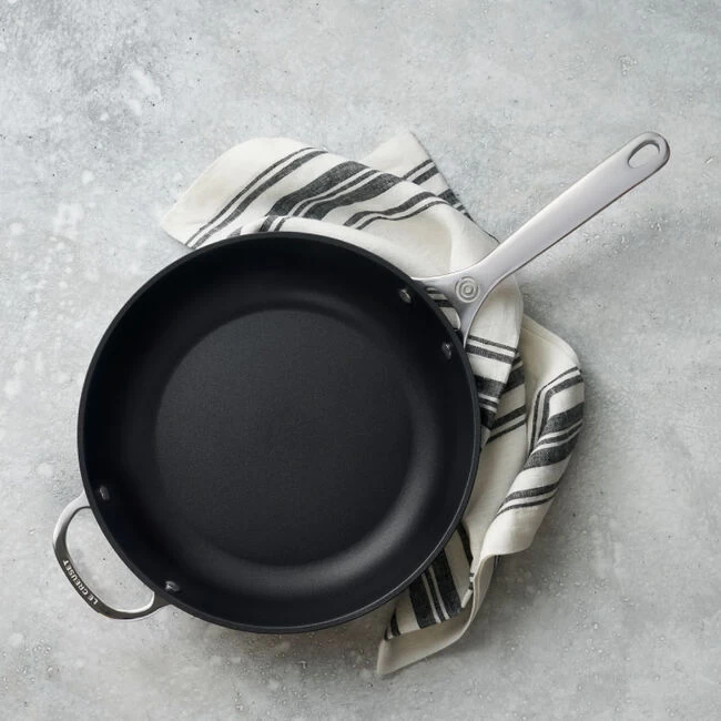 Le Creuset Toughened Nonstick PRO Deep Fry Pan - Image 5
